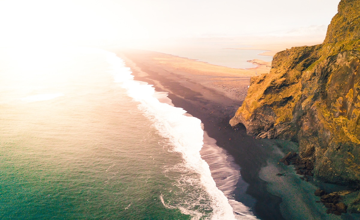 Island v zimě - západ slunce Reynisfjara