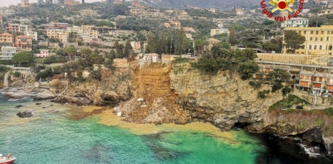 Itálie: Část hřbitova v Camogli se po sesuvu půdy zřítila do moře