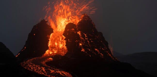 Aktivní vulkán na Islandu na poloostrově Reykjanes
