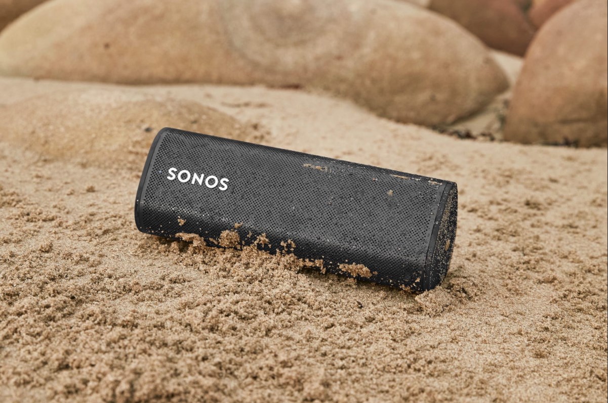 Sonos Roam in sand
