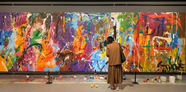 Pár poškodil graffiti umělce JonOne v galerii v Soulu