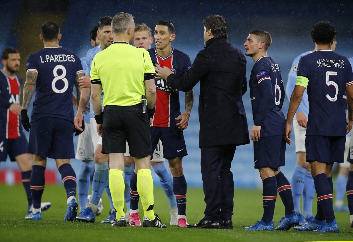 Sudí nám nadával, stěžují si v PSG. Proč zůstal Mbappé v odvetě sedět?