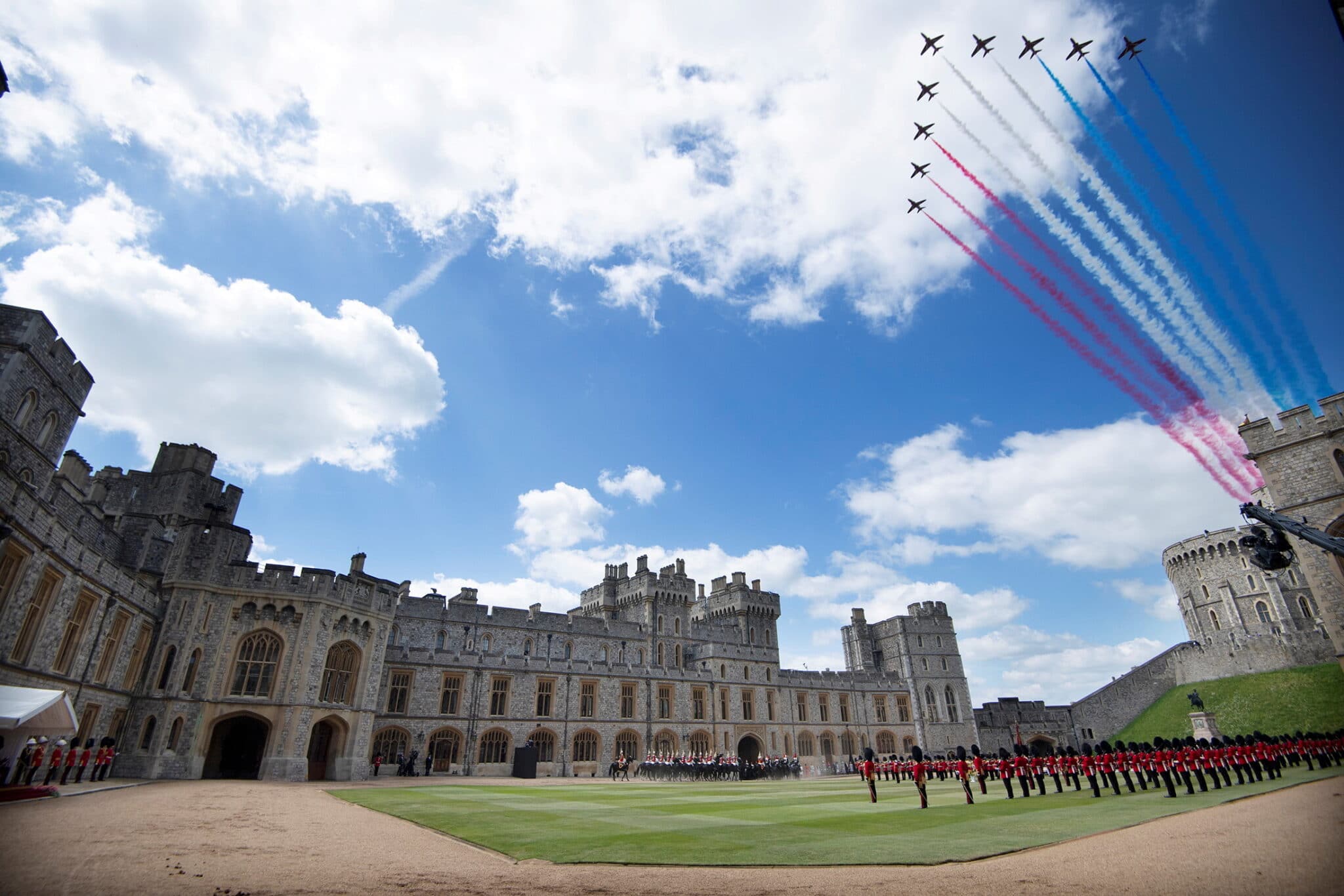 RAF "Red Arrows" nad Windsorem