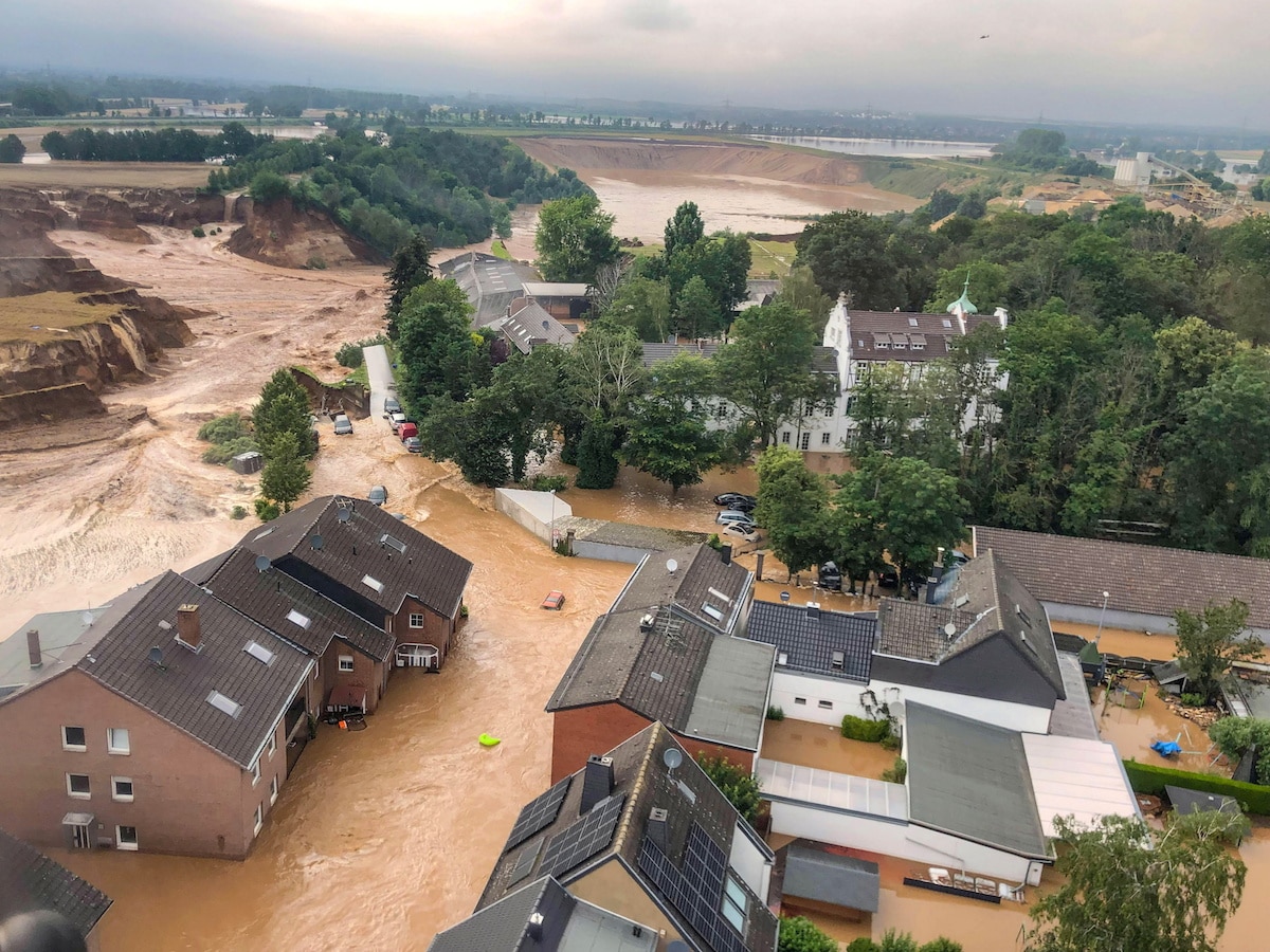 Německo povodně 100 životů