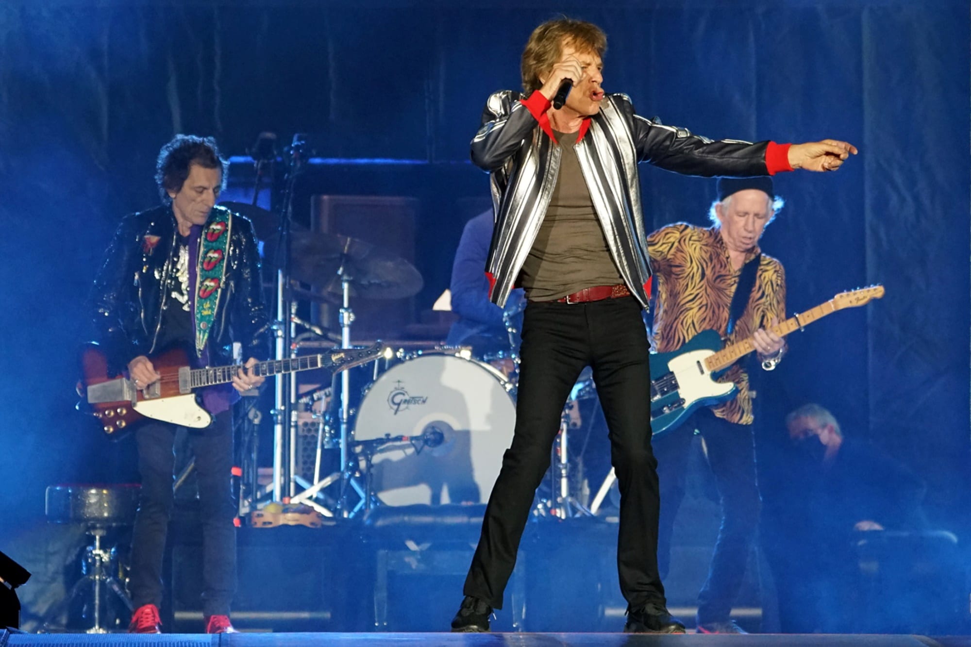 Mick Jagger, Keith Richards a Ronnie Wood, zahájení tour bez Charlieho Wattse