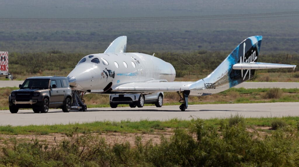 Virgin Galactic odkládá první komerční let do vesmíru