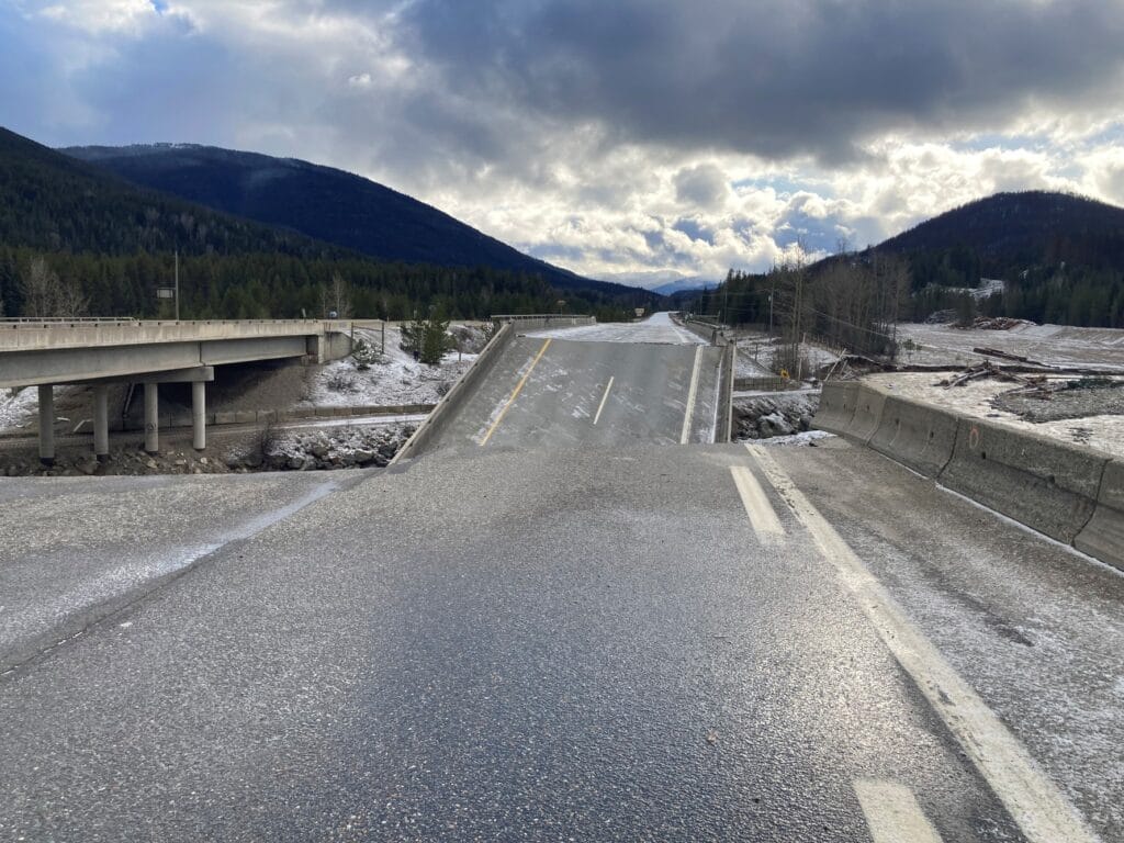 Poškozená Coquihalla Highway 5