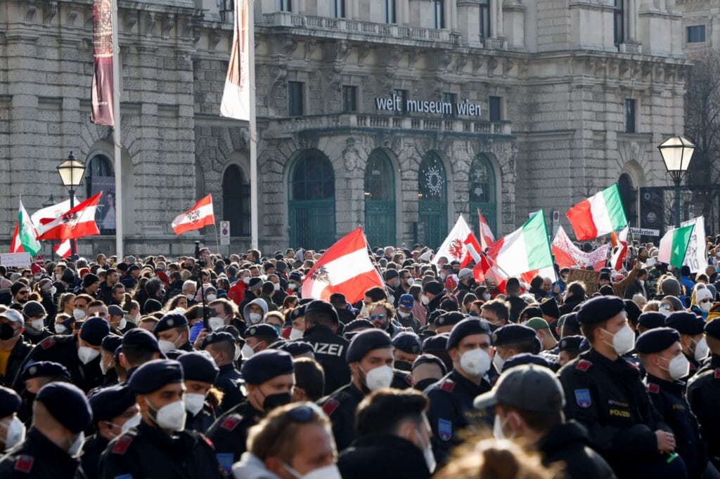 Na průběh demonstrace dohlíželi příslušníci bezpečnostních sil