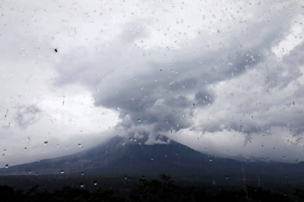 Indonéská sopka Semeru