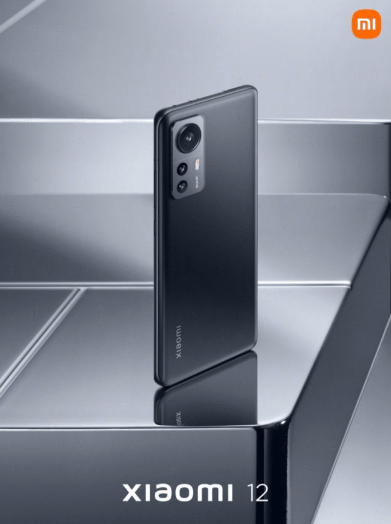 Xiaomi 12 v černé barvě