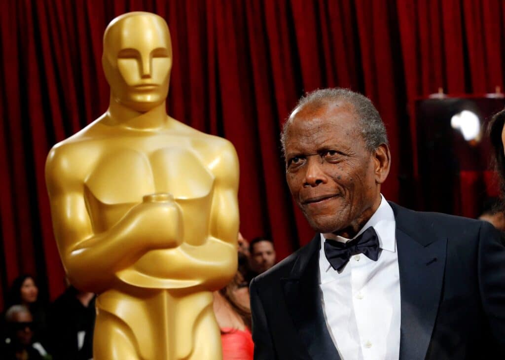 Moderátor a herec Sidney Poitier na 86. udílení Oscarů