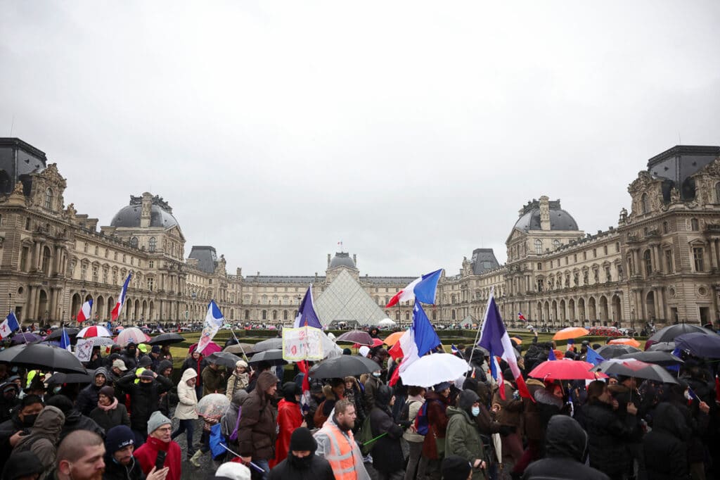 protesty ve Francii covid pas