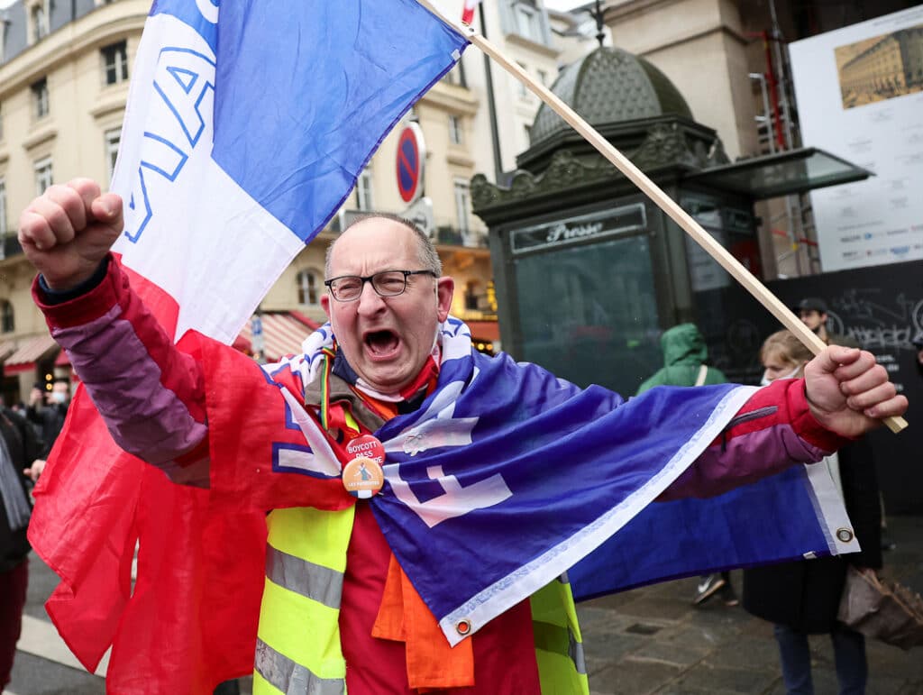 protesty ve Francii covid pas