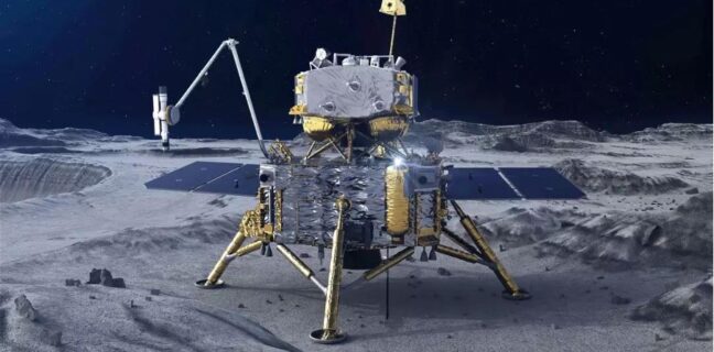 Čínská sonda poprvé detekovala vodu přímo na povrchu Měsíce