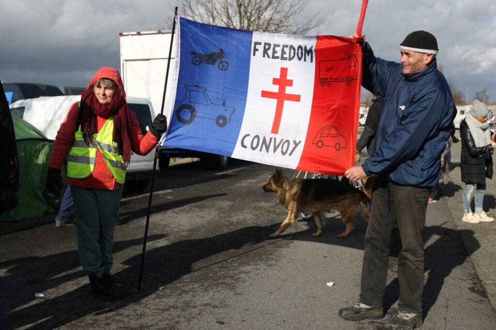 Protestují nejen proti proticovidovým opatřením