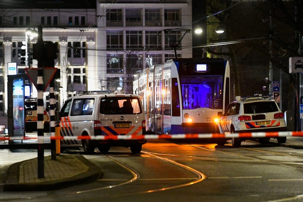 V obchodě se během incidentu schovávali čtyři další lidé