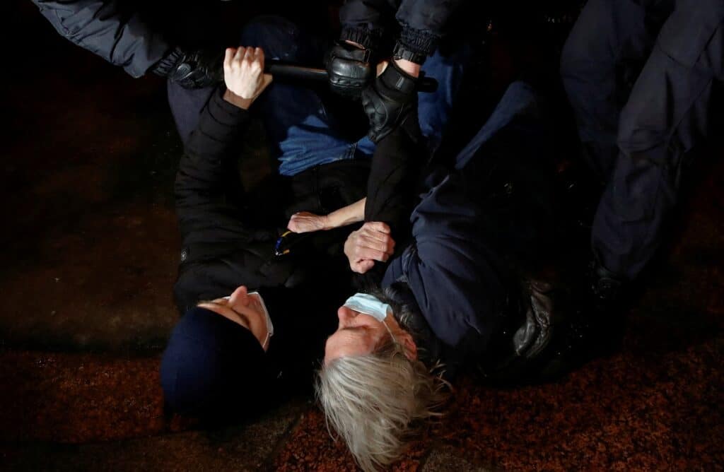 Zásah policie v Petrohradu, 24. února