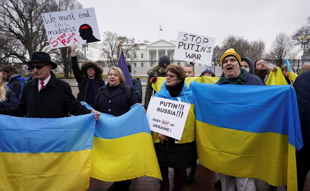 Demonstrace před Bílým domem ve Washingtonu