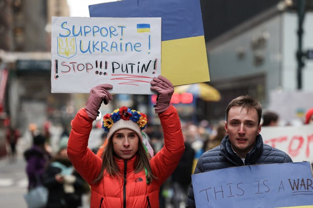 Protest v New Yorku proti ruské vojenské operaci na Ukrajině