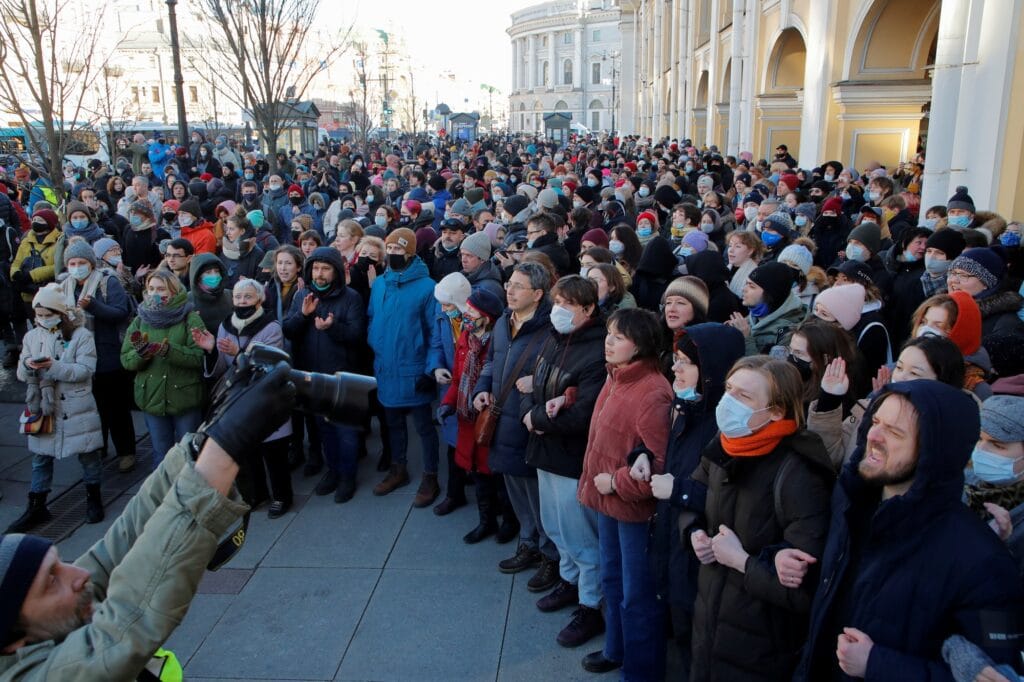 Protesty v Petrohradu, 27. února