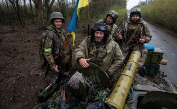 Ukrajinští domobranci vytlačili ruské síly z ukrajinského území, poté natočili video pro prezidenta
