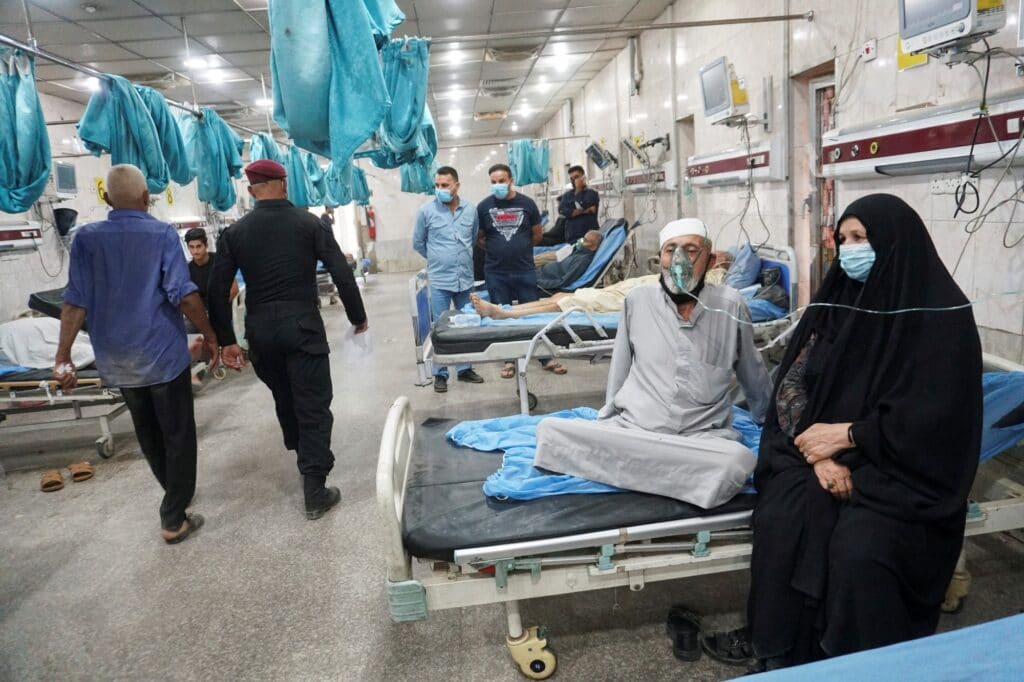 Do nemocnic kvůli dýchacím obtížím dorazily tisíce lidí