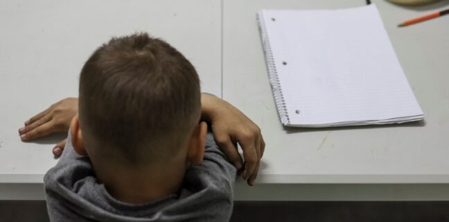 Školáci v Mariupolu nebudou mít letní prázdniny, důvodem je jejich příprava na ruské osnovy
