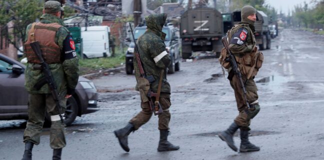 Rusové posilují své jednotky a připravují se k novým pokusům o obklíčení ukrajinských vojsk