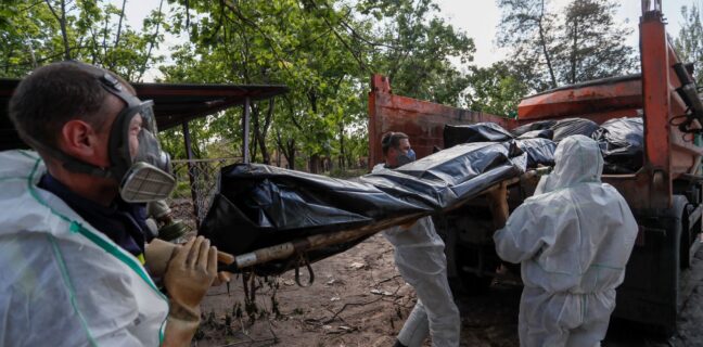 V Mariupolu bylo pod troskami nalezeno dalších 70 obětí