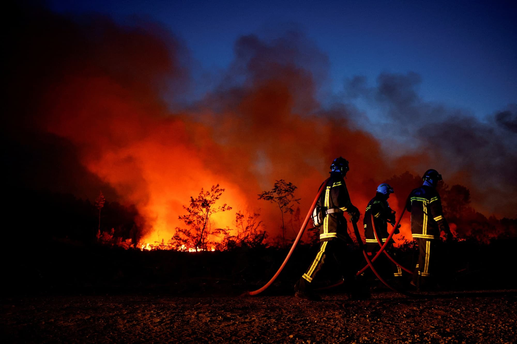V Gironde už plameny pohltily 11 000 hektarů půdy