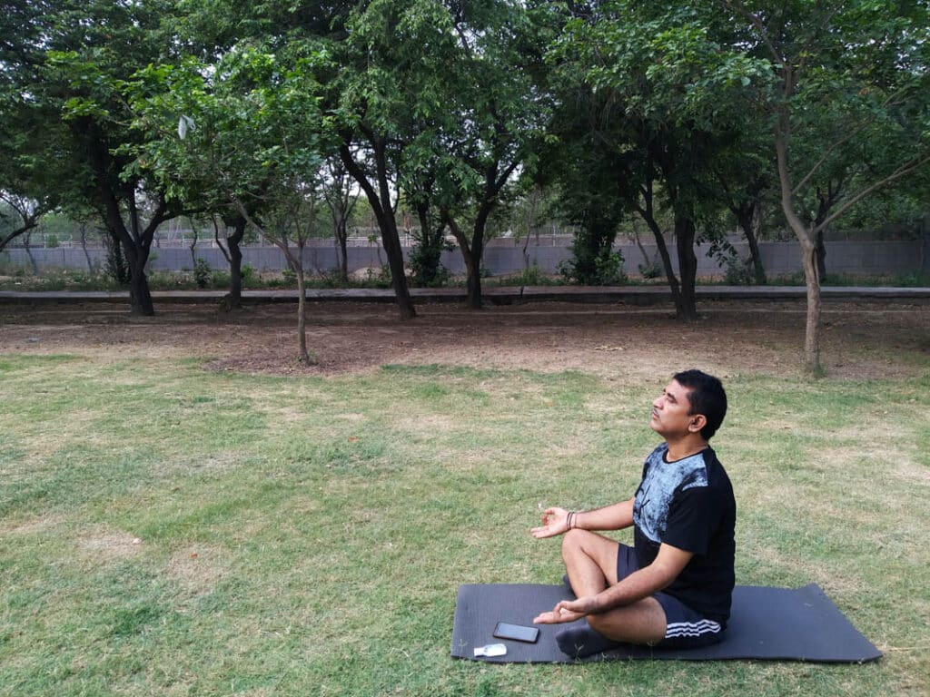 Co dělat s myslí během meditace