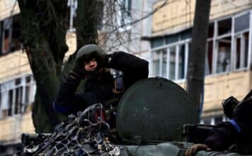 Ukrajinci hlásí odražení ruských útoků u deseti obcí na východě země