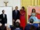 Exprezident Obama a bývalá první dáma v Bílém domě odhalili své portréty