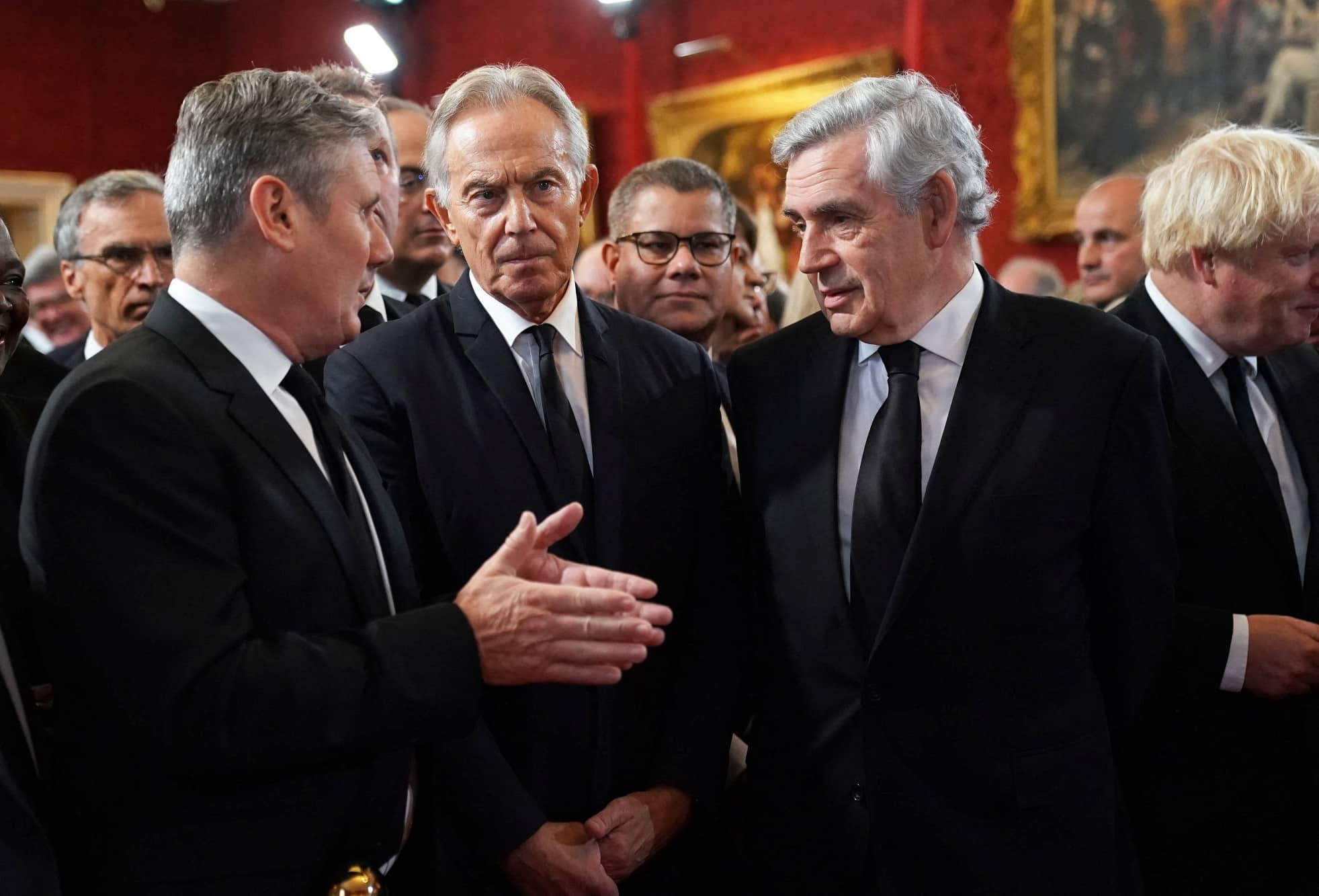 Lídr britských labouristů Keir Starmer a bývalí premiéři Tony Blair a Gordon Brown