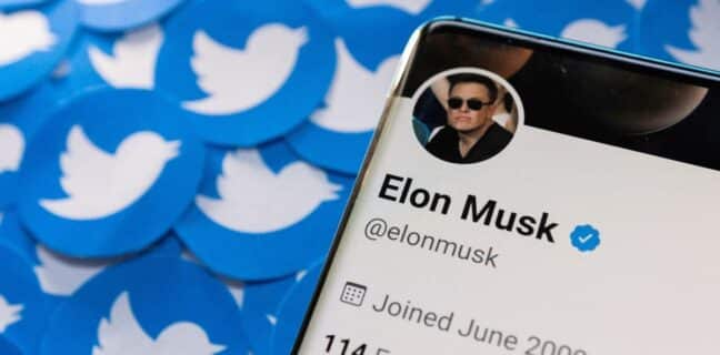 Akcionáři Twitteru odsouhlasili dohodu o odprodeji společnosti Elonu Muskovi