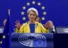 EU bude dál pomáhat Ukrajině a nepoleví v sankcích, řekla von der Leyenová