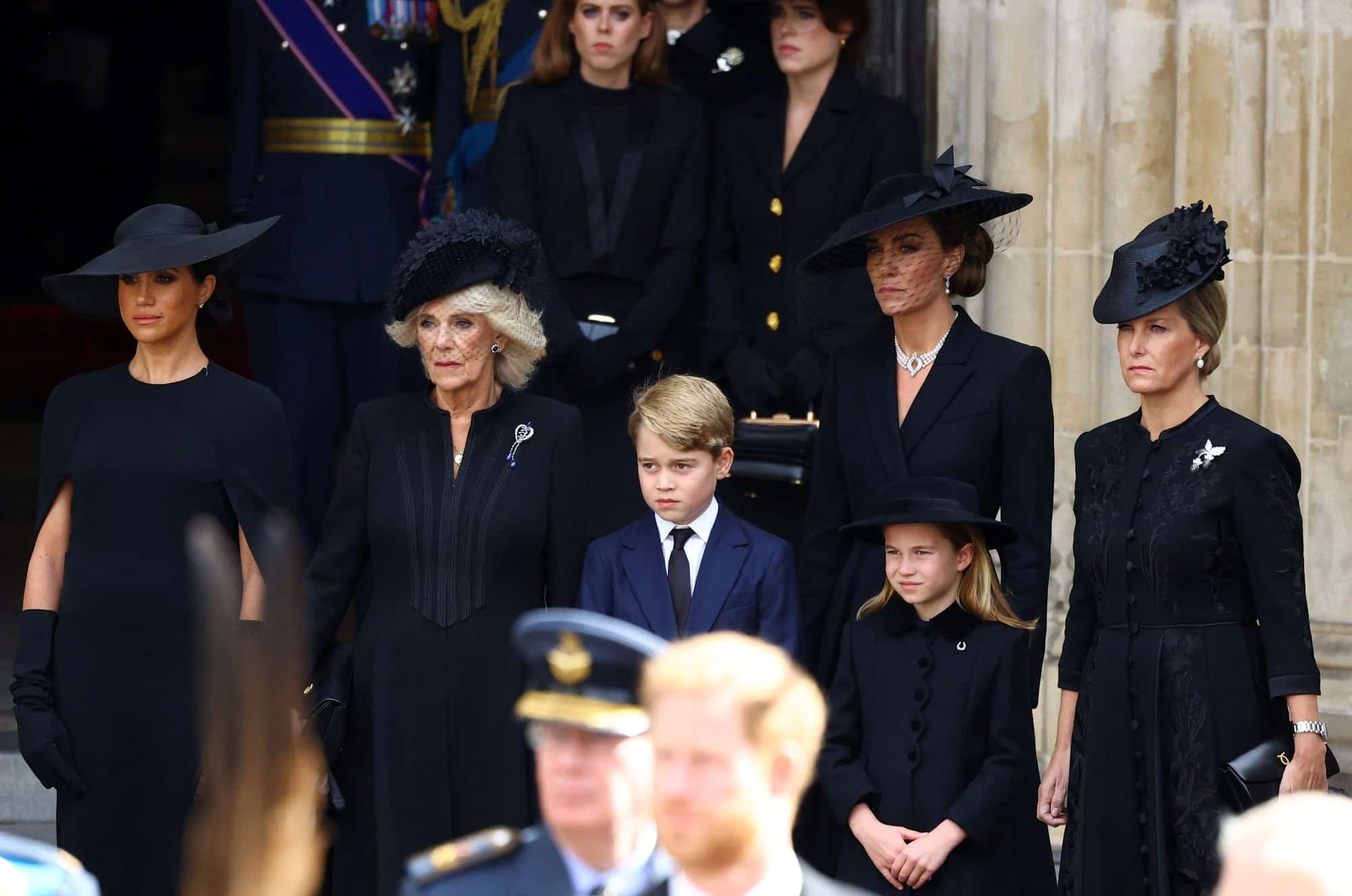 Camilla, královna choť, princezna z Walesu s dětmi a další členové královské rodiny