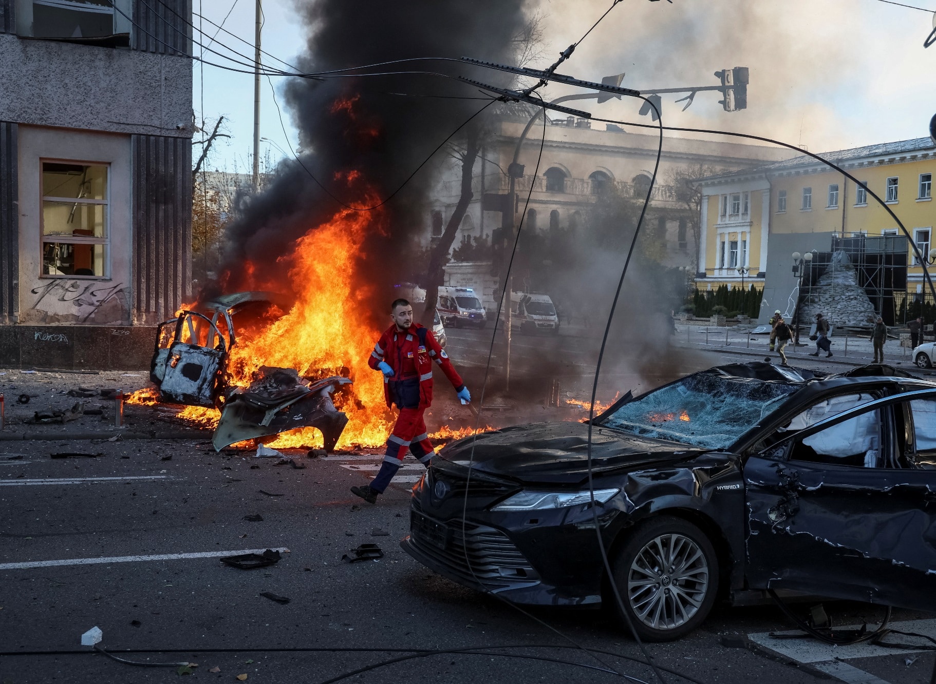 Exploze se v pondělí ráno ozývaly po celé Ukrajině
