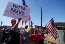 Republikáni v jednom okrese Arizony odmítají potvrdit výsledky voleb