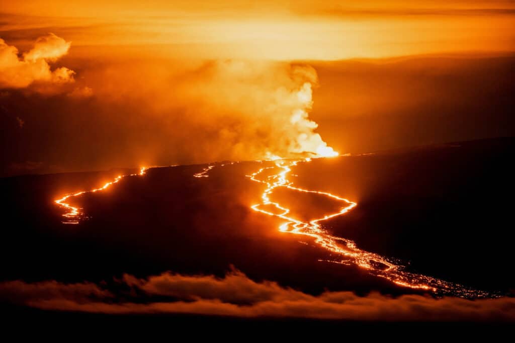 Mauna Loa Havaj tisíce lidí selfie