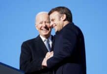 Joe Biden v Bílém domě přivítal Emmanuela Macrona se ženou Brigitte
