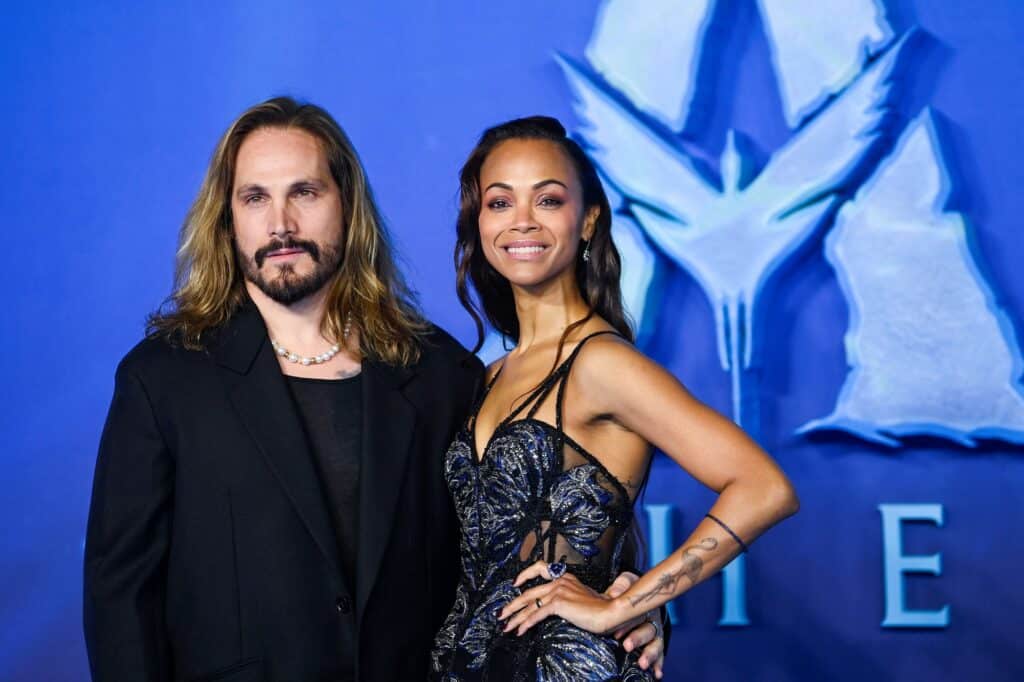 Herečka Zoe Saldana s manželem na premiéře v Londýně