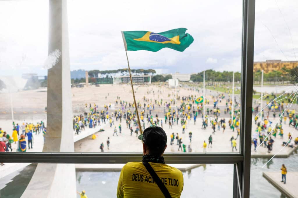 Stoupenci Bolsonara pronikli Kongres prezidentský palác útok
