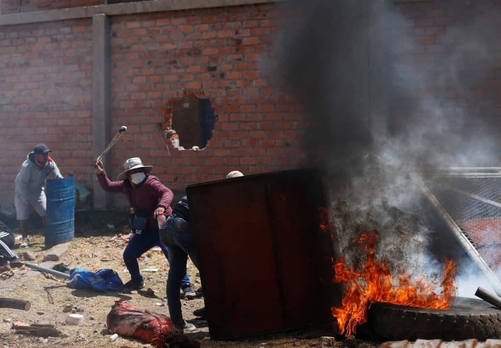 Střety demonstrantů s policií si vyžádaly už desítky obětí