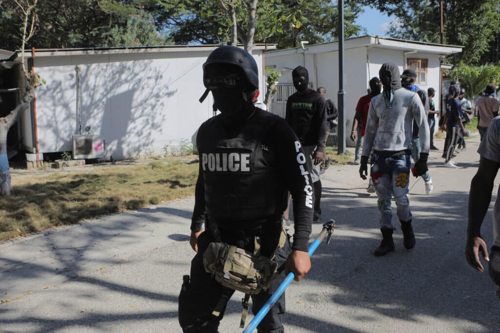 Haiti policisté zaútočili na premiéra letiště