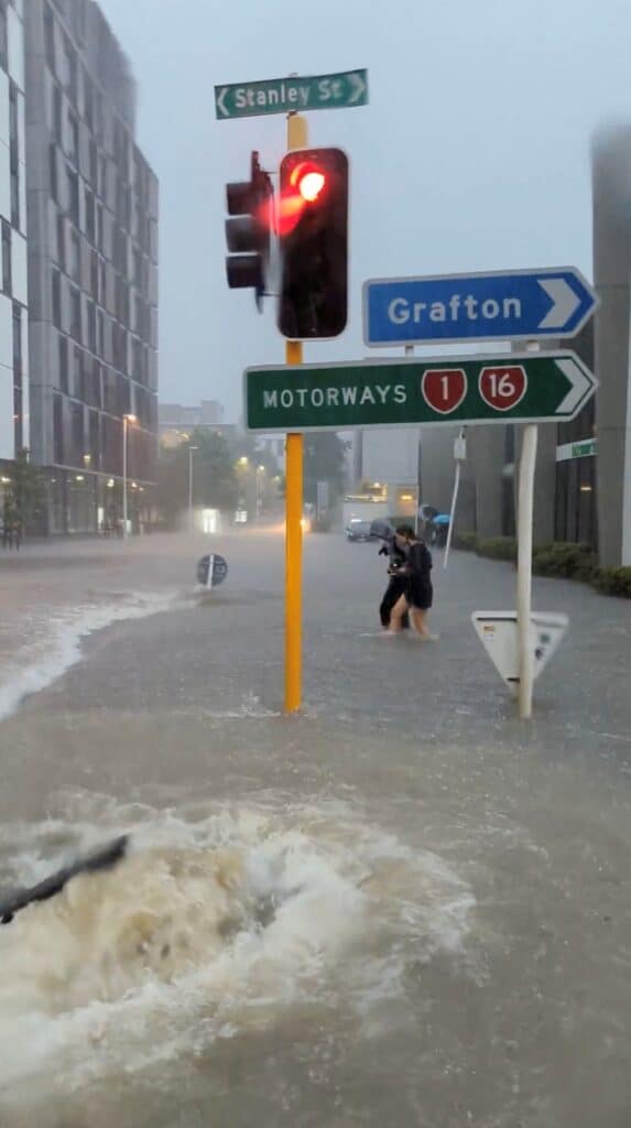 Zaplavená ulice v Aucklandu na Novém Zélandu, 27. ledna 2023