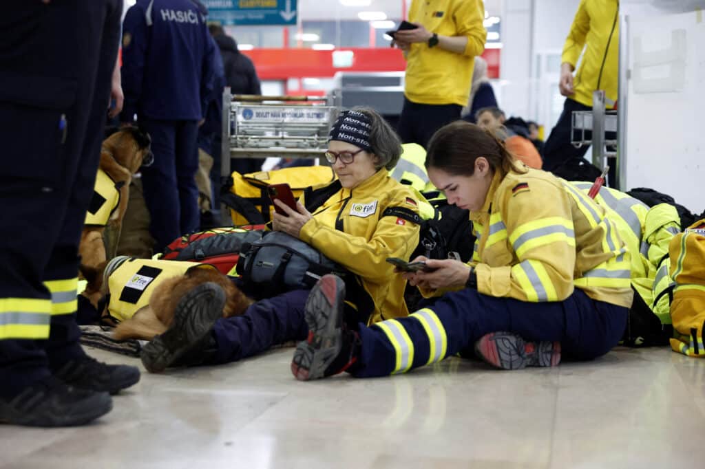 Na pomoc Turecku přispěchali záchranáři z organizace @fire