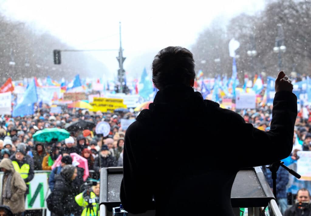 Protest v Berlíně proti vyzbrojování Ukrajiny