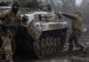 Ukrajinci hlásí odražení osmi desítek ruských útoků na východě země