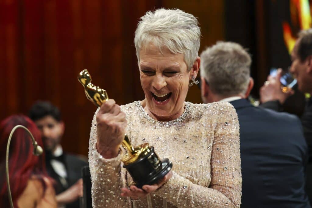 Jamie Lee Curtis získala Oscara za vedlejší roli ve filmu Všechno, všude, najednou